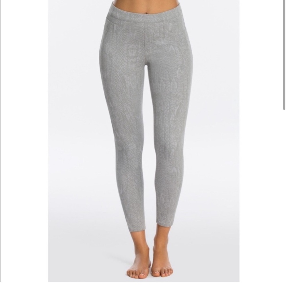 Spanx Jeanish Light Gray Snake Print Pull On Smoothing Shapewear Jean Leggings